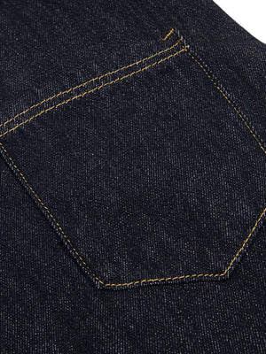 Plaid belt barrel jeans – back pocket close-up | XoKool