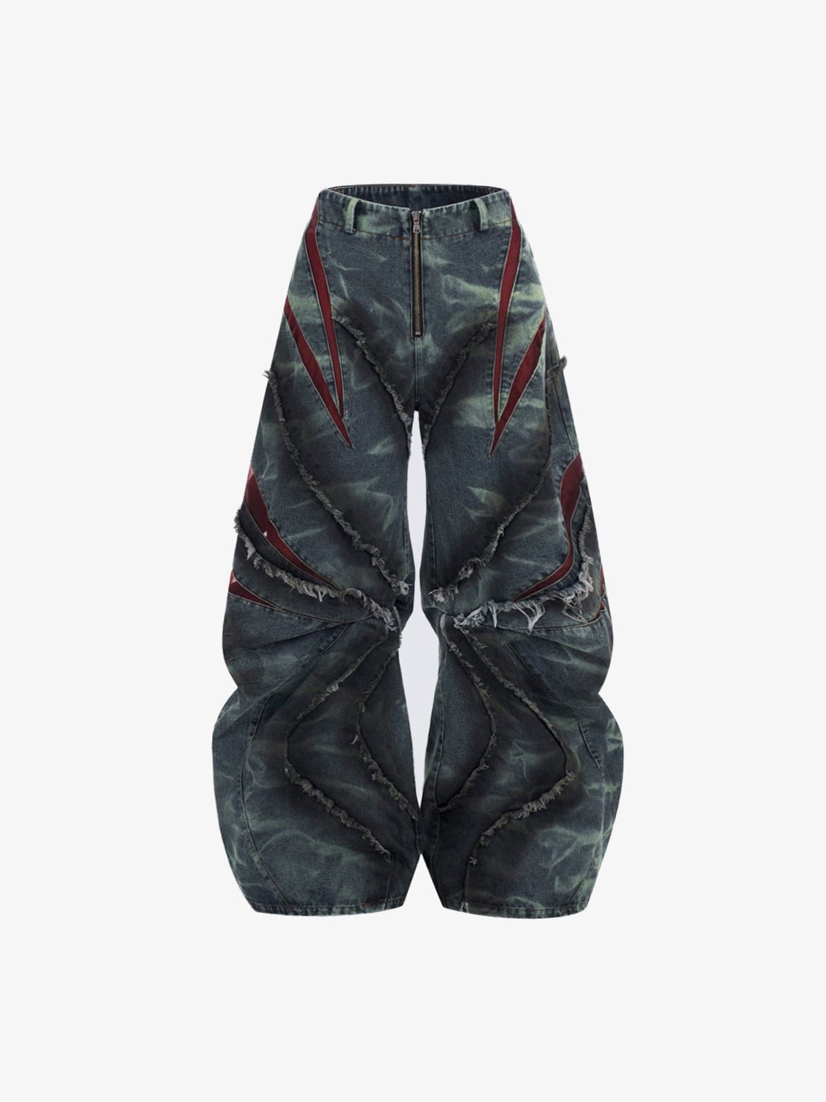 Jeans deconstruidos deshilachados con paneles rasgados rojos – azul, vista frontal en plano | XoKool