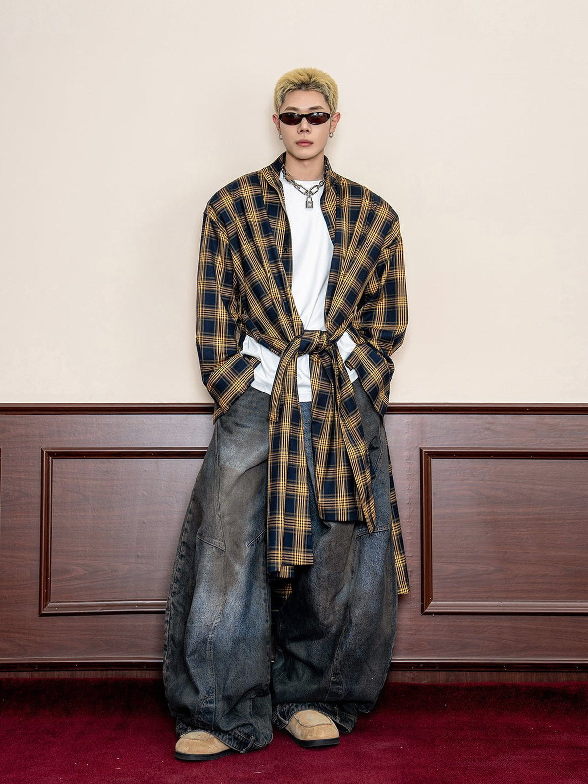 Balloon jeans – on model with plaid shirt | XoKool