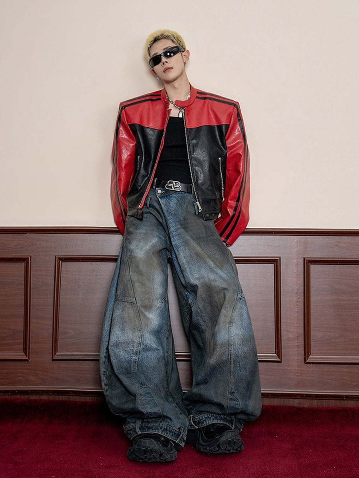 Balloon jeans – on model with red jacket | XoKool