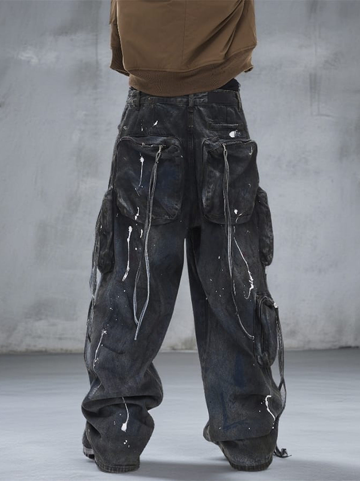 Jeans im Dirty Wash – am Model, hinten | XoKool