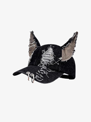 Gorra de denim negro desgastado con orejas de perro – negro, vista frontal en ángulo | XoKool