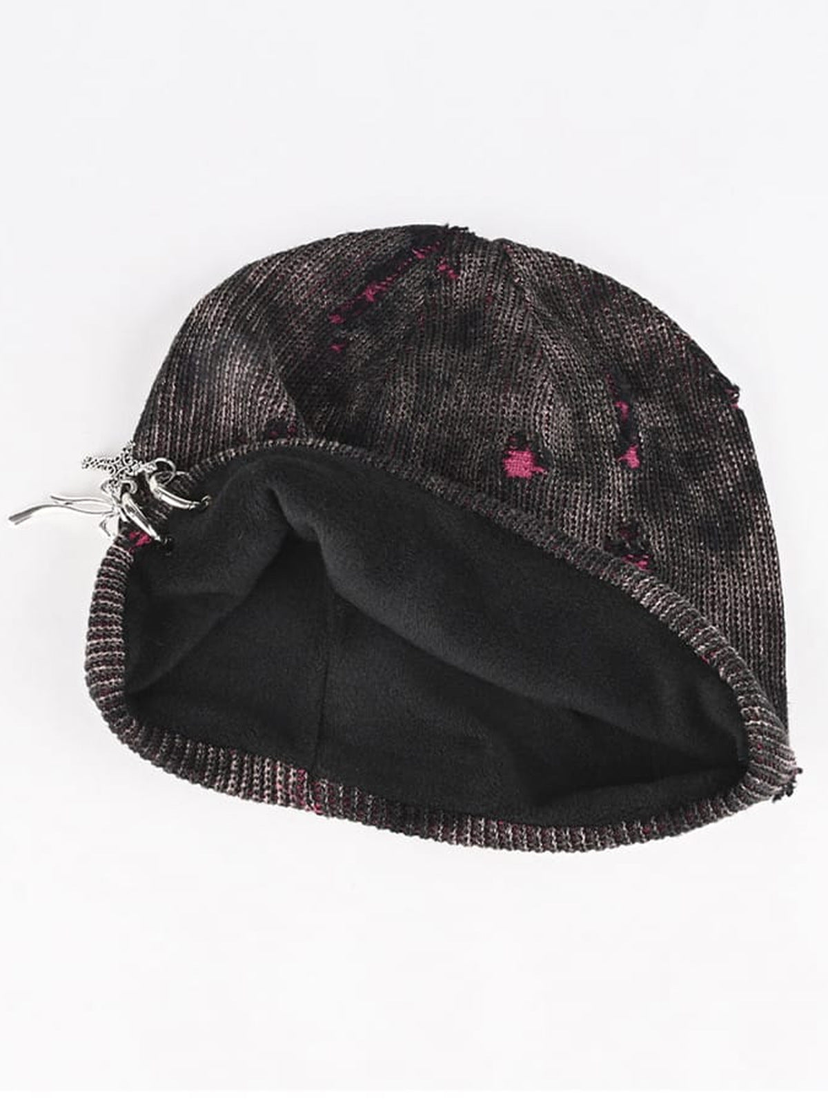Distressed Strickbeanie mit Kreuzanhänger – Schwarz-Pink, Blick auf das Innenfutter | XoKool