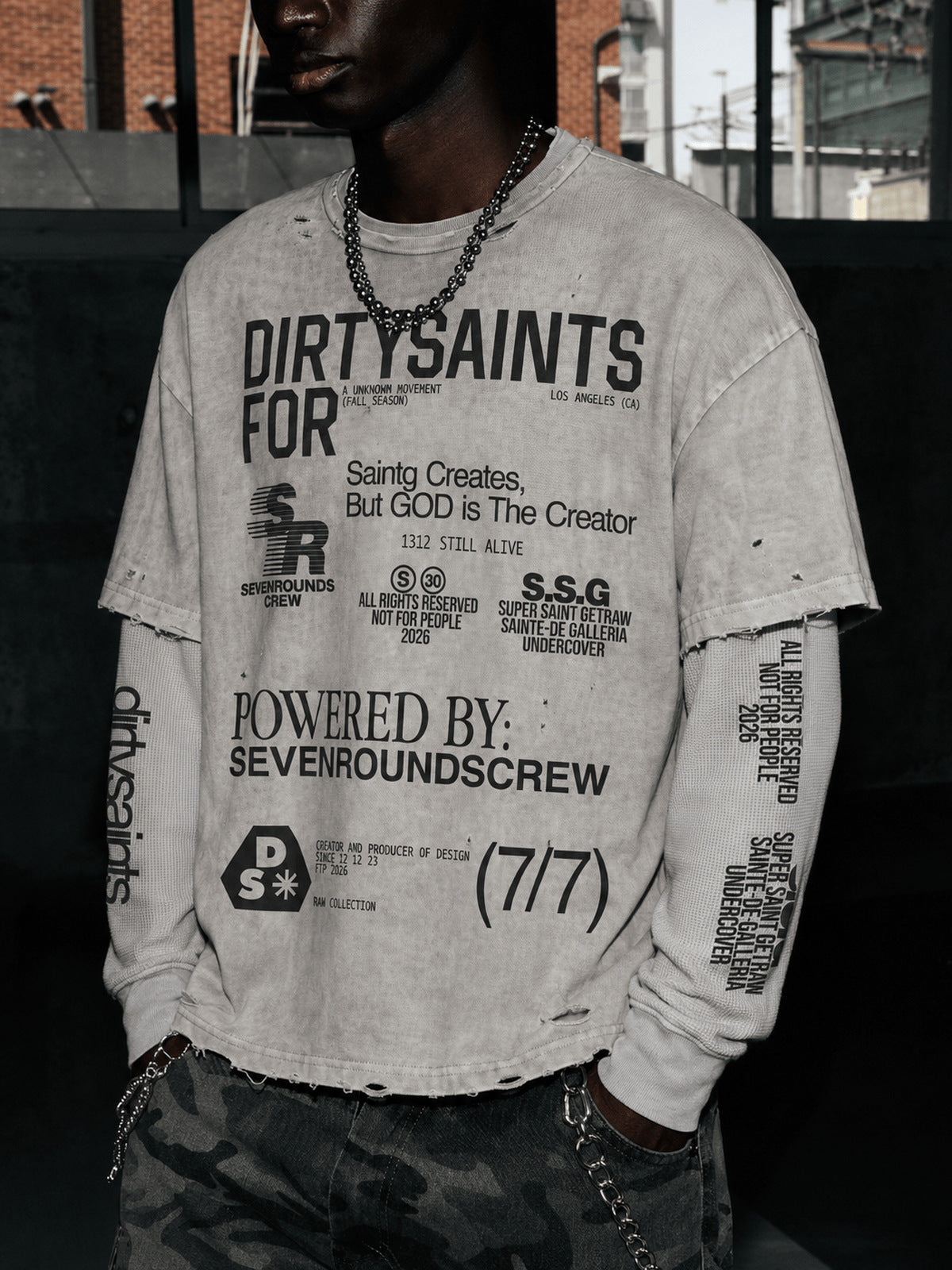 Distressed Longsleeve im Layered-Look mit Schriftzug – am Model, Vorderseite | XoKool