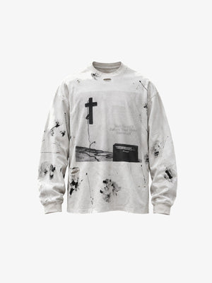 Camiseta de manga larga desgastada con salpicaduras de pintura y cruz estampada – blanco roto, vista frontal | XoKool