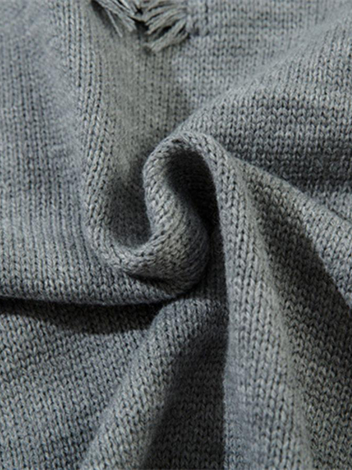 Distressed Strickpullover – Grau, Nahaufnahme der Stoffstruktur | XoKool