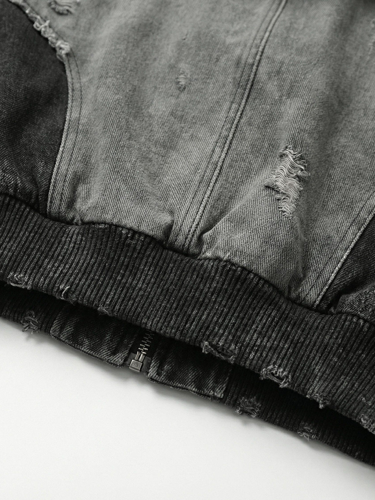 Distressed Kapuzenjacke – Nahaufnahme des Distressed-Saums | XoKool