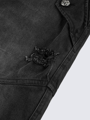 Camo Jeans – Nahaufnahme von zerrissenem Knie und Knopf | XoKool