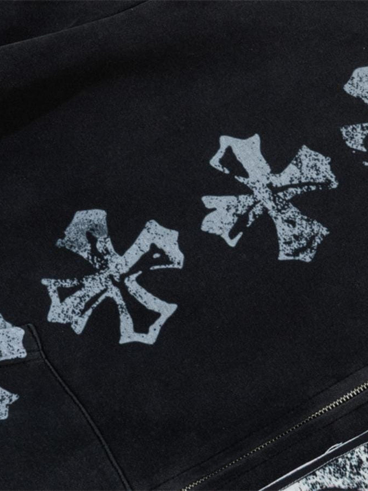 Gothic Cross Zip Hoodie – Kreuz-Print im Detail | XoKool