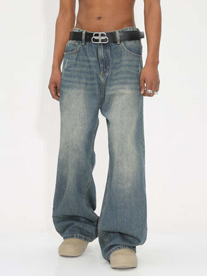 Faded Wide Leg Jeans in Vintage-Blau – am Model, von vorn | XoKool