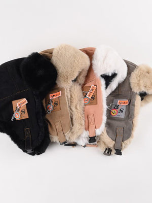 Gorro trapper de piel sintética con parches y cadena – todos los colores, en plano | XoKool