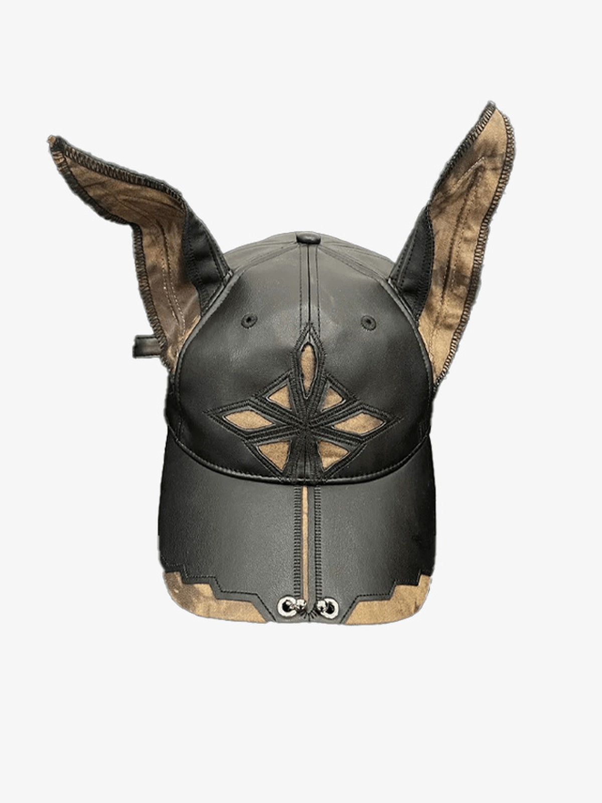 Gorra de béisbol de cuero sintético con orejas y estrella recortada – vista frontal, primer plano | XoKool