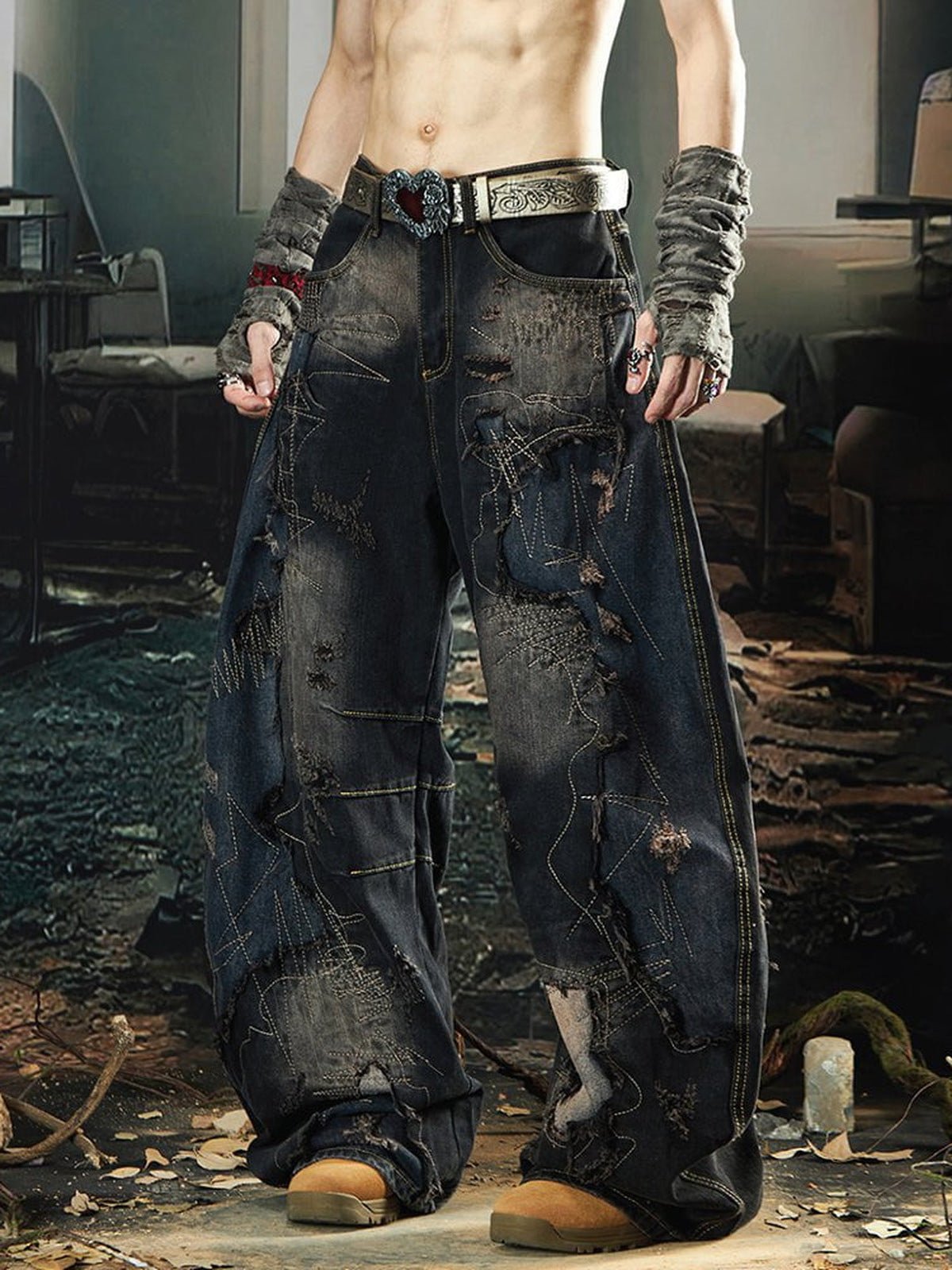 Ausgefranste Deconstructed Barrel Jeans in Dirty Wash – am Model, Vorderansicht | XoKool