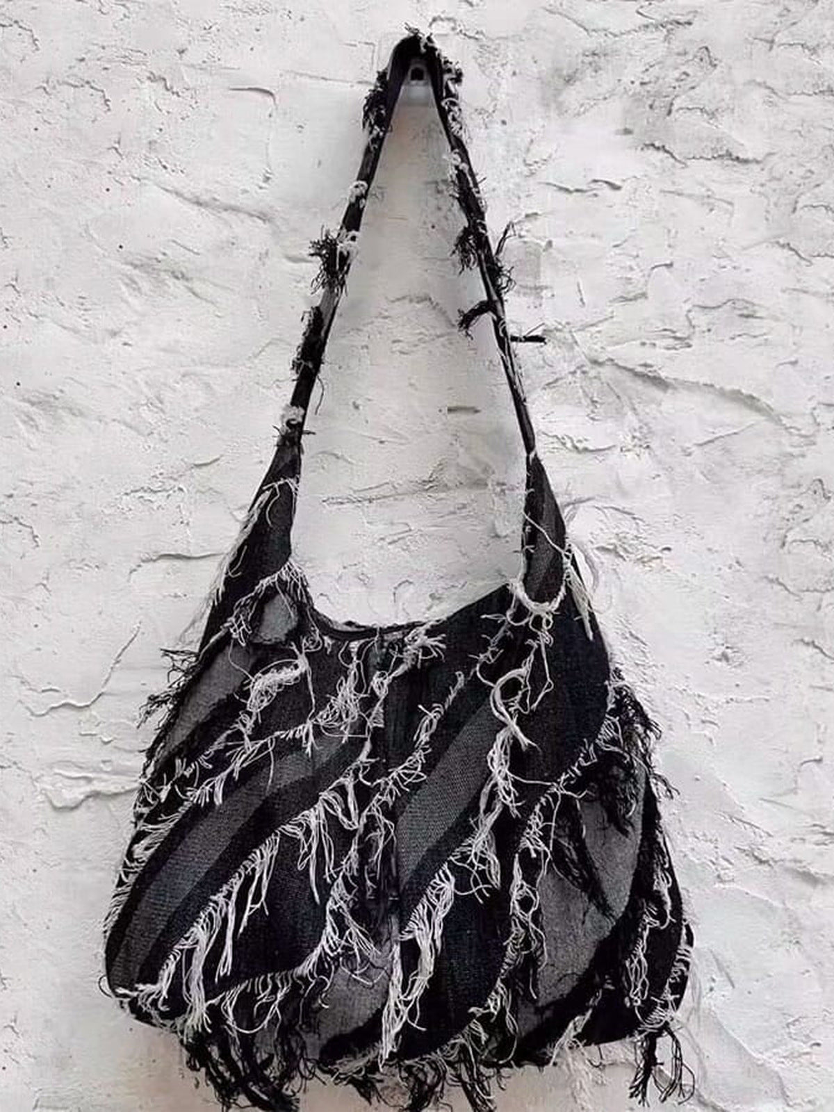 Denim shoulder bag – Bag hanging, front view | XoKool
