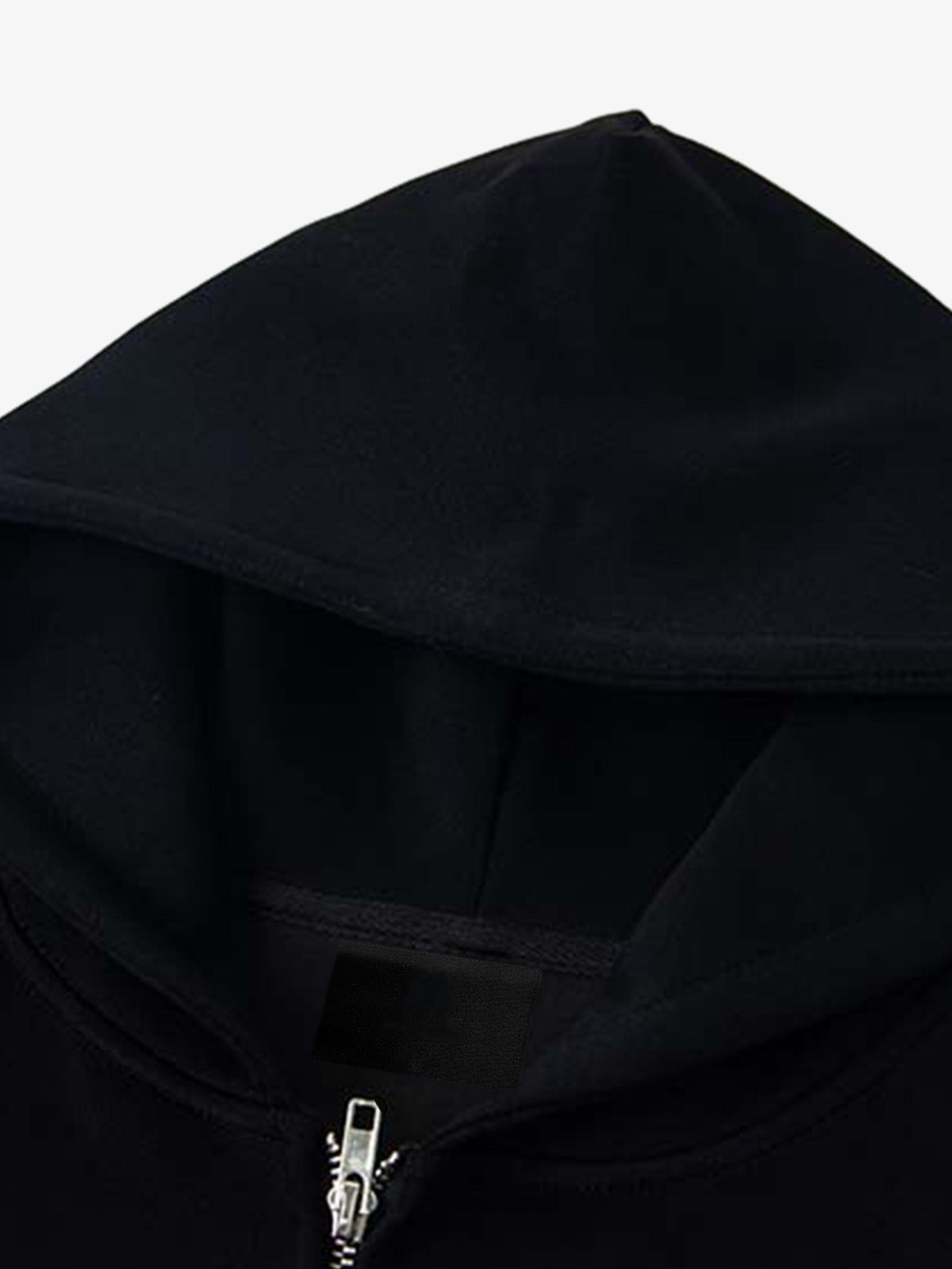 Hoodie con cierre y botones con el número 27 – detalle de la capucha y la etiqueta del cuello | XoKool