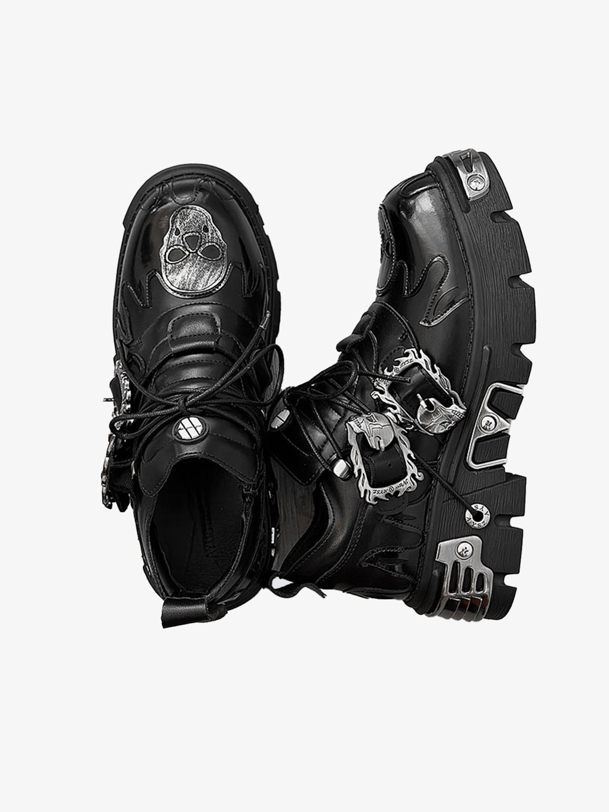 Gothic Plateauschuhe mit Flammenschnalle und Metallplatten – schwarzes Paar, Ansicht von oben und von der Seite | XoKool