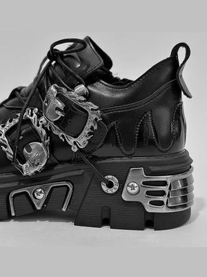 Gothic platform shoes – Black, side close-up heel plate | XoKool