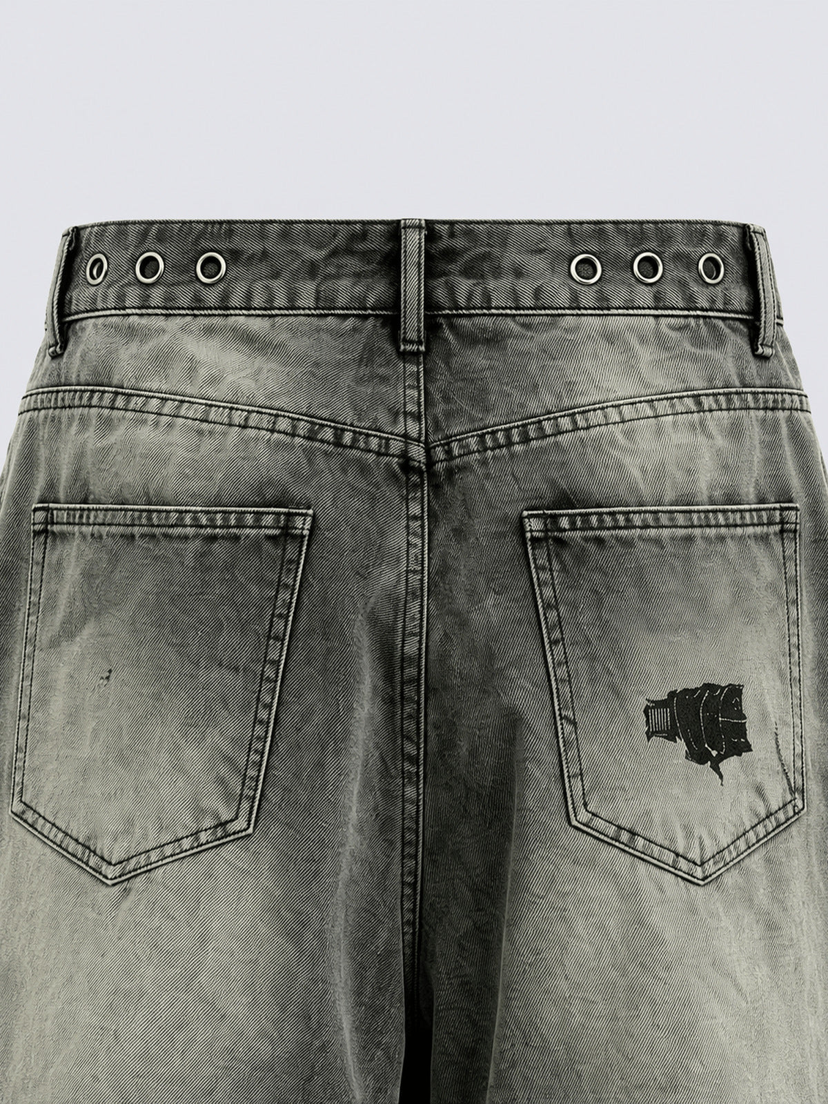 Stacheldraht-Shorts – Detailaufnahme Gesäßtasche | XoKool