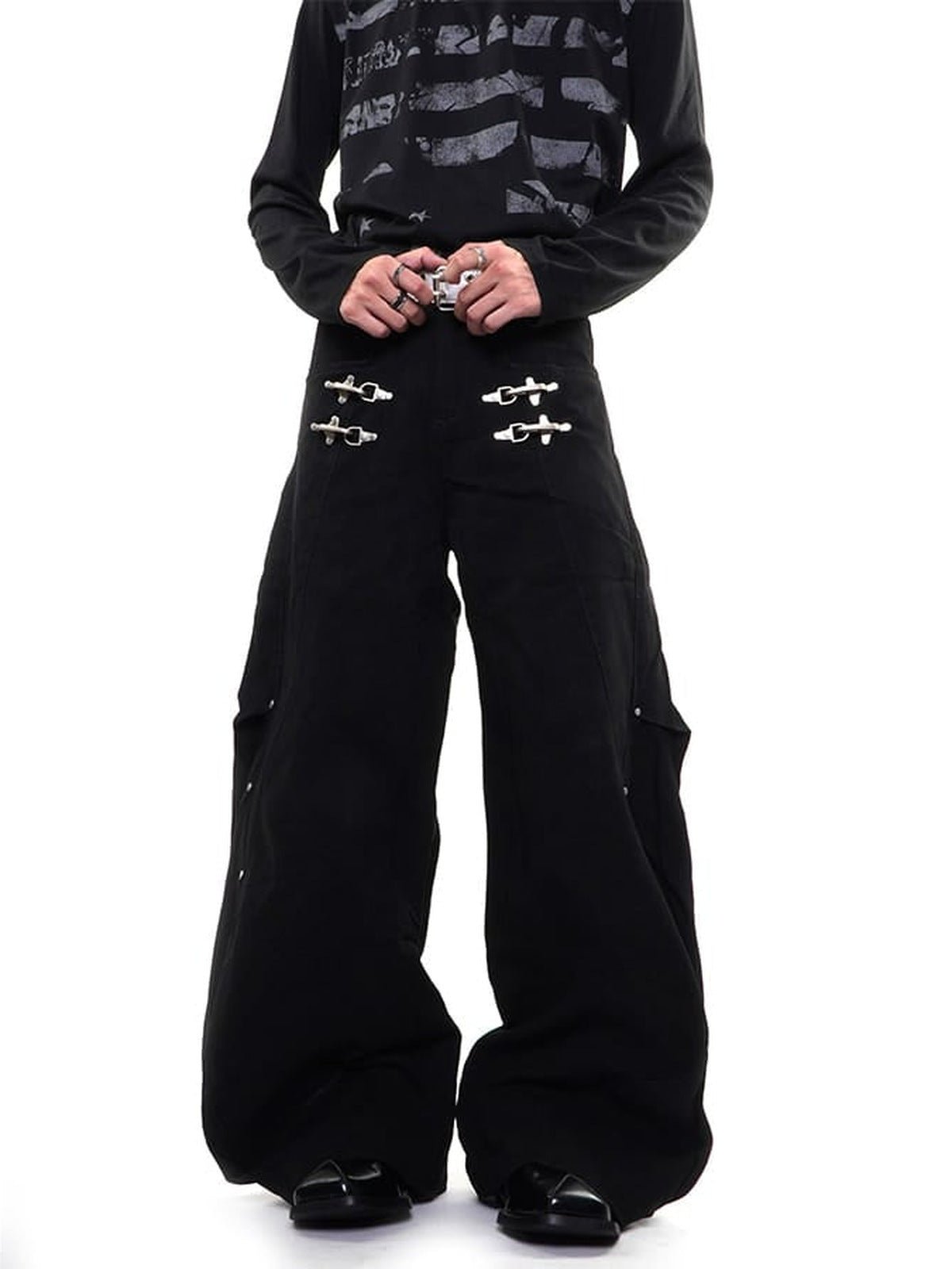 Gothic Hose – Schwarz, am Model von vorne | XoKool