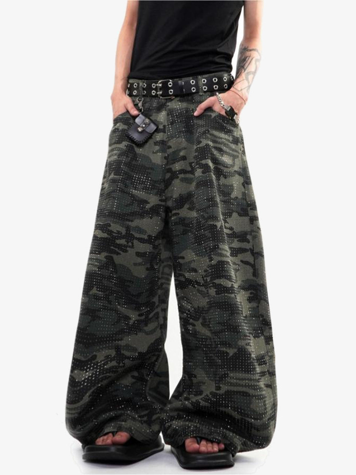 Camo jeans – on model, front close | XoKool