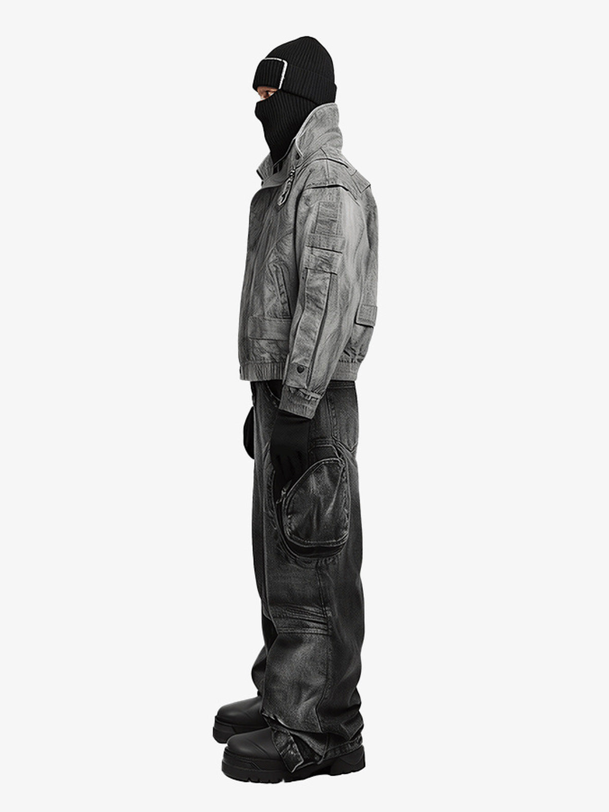 Chaqueta bomber acid wash – en modelo, lateral | XoKool