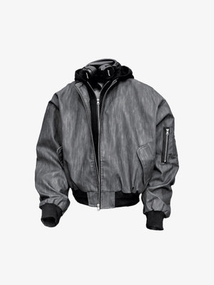 Graue Distressed Bomberjacke in Lederoptik – Grau, Vorderseite an der Büste | XoKool