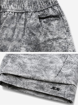 Graue Marble Wash Shorts mit Kordel und Reißverschlusstaschen – Nahaufnahme von Reißverschlusstasche und Saum | XoKool