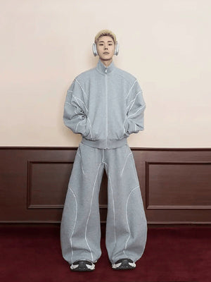 Graues Zip Sweatshirt mit weißer Paspel – am Model, Ganzkörper | XoKool
