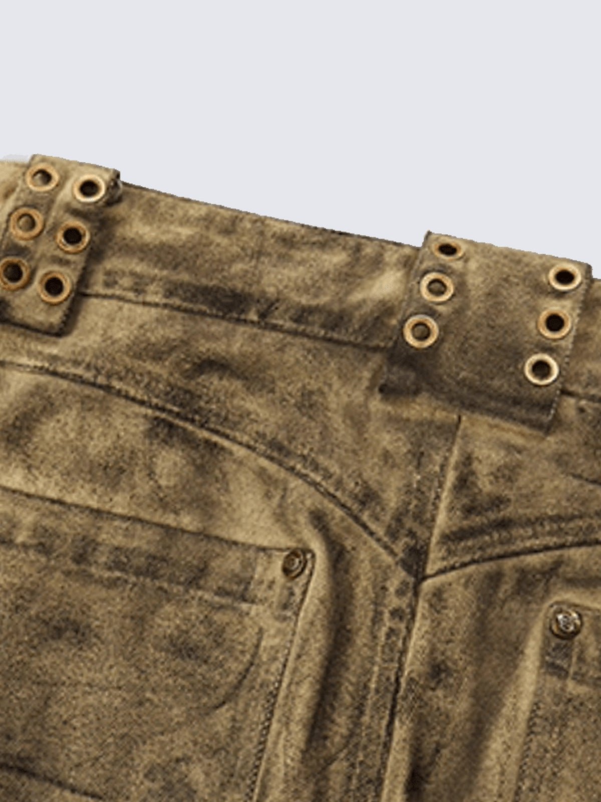 Grunge Stacked Pants – Nahaufnahme von hinteren Ösen und Tasche | XoKool