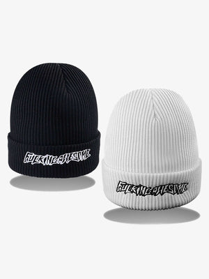 Gerippte Beanie mit Umschlag und Slogan-Stickerei – Schwarz und Weiß im Set | XoKool