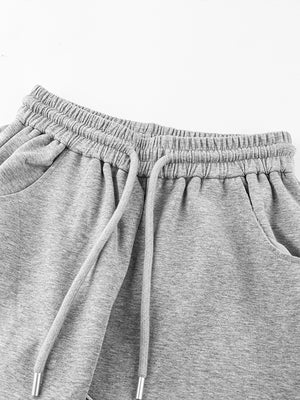Piping sweatpants – drawstring waist close-up | XoKool