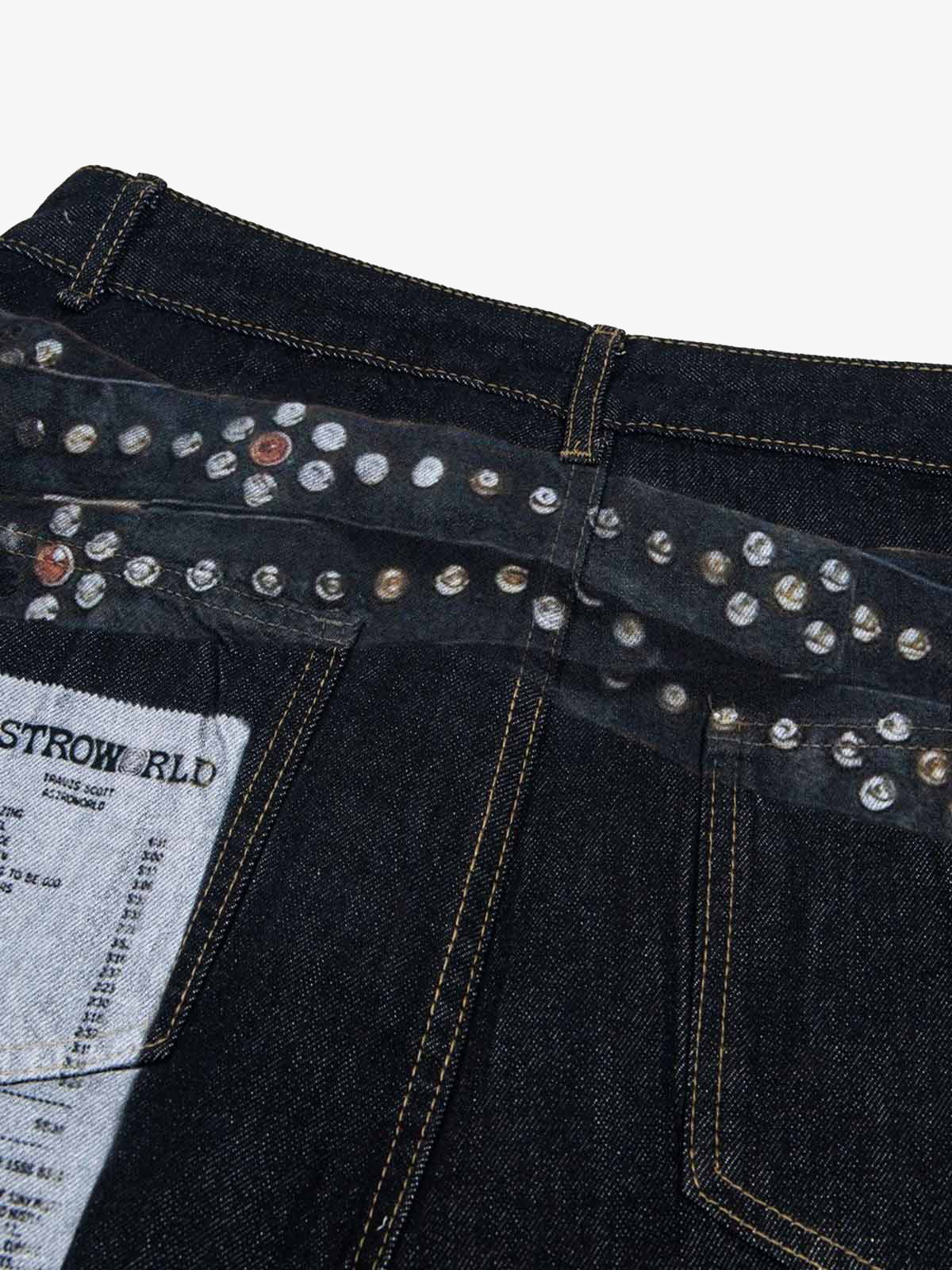 Printed belt jeans – back waist close-up | XoKool