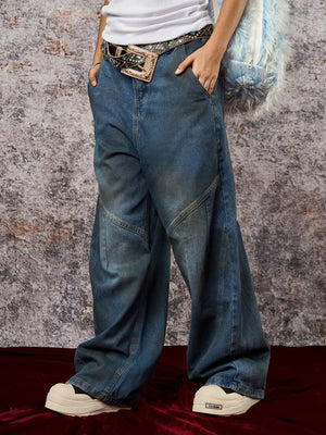Barrel jeans – on model, side | XoKool