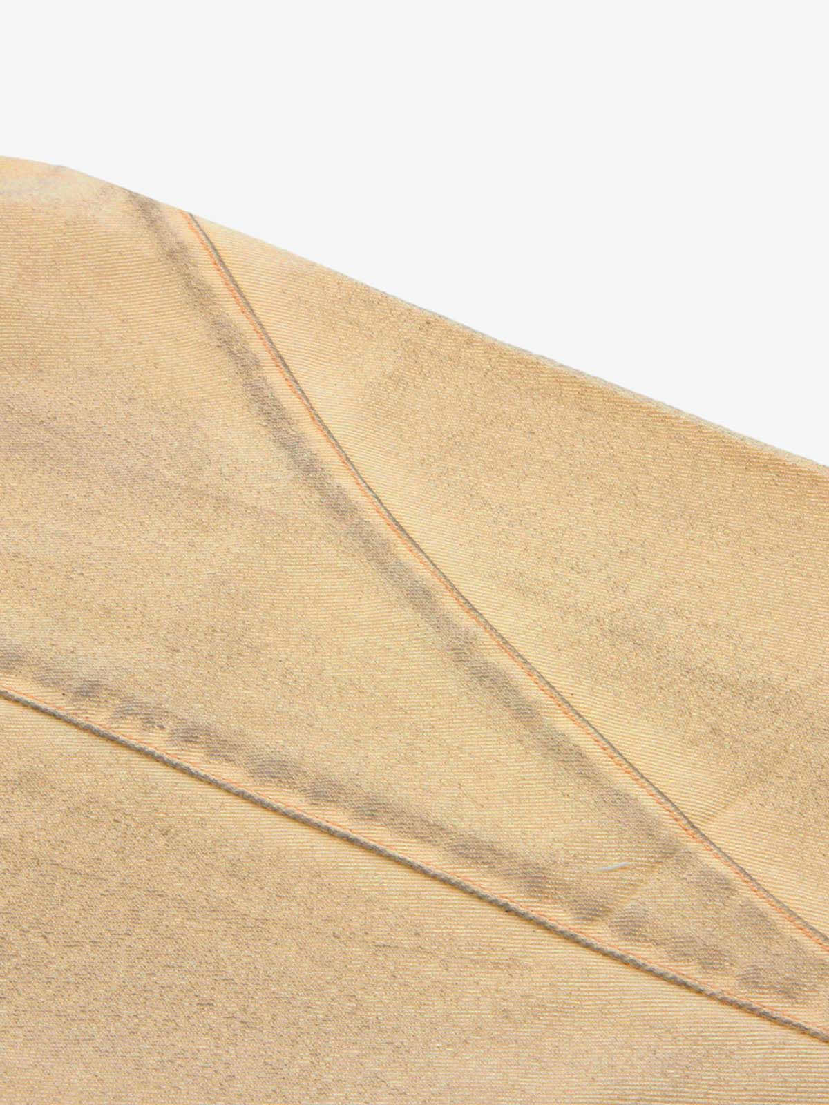 Yellow barrel jeans – curved seam close-up | XoKool
