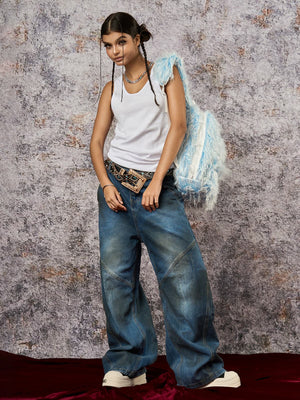Barrel jeans – on model, side | XoKool