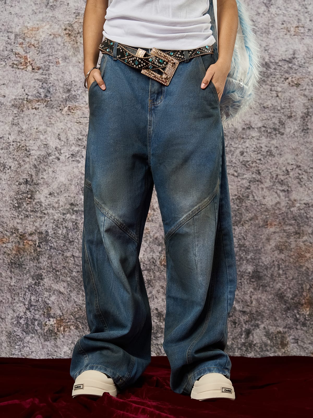 Barrel jeans – Dark Blue, on model, front | XoKool