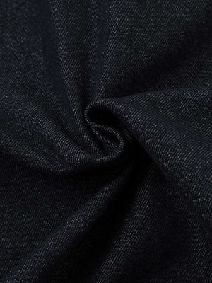 Chaqueta trucker de denim crudo con costuras en contraste – detalle de la tela denim | XoKool