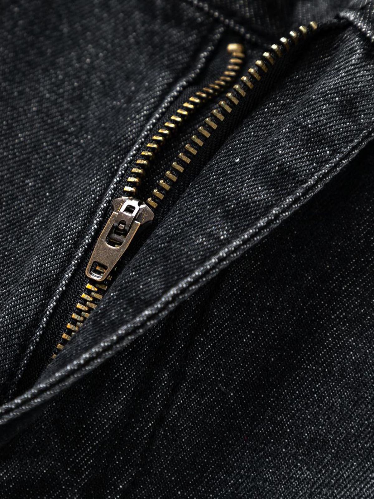 Schwarze Camo Jeans – Reißverschluss im Detail | XoKool