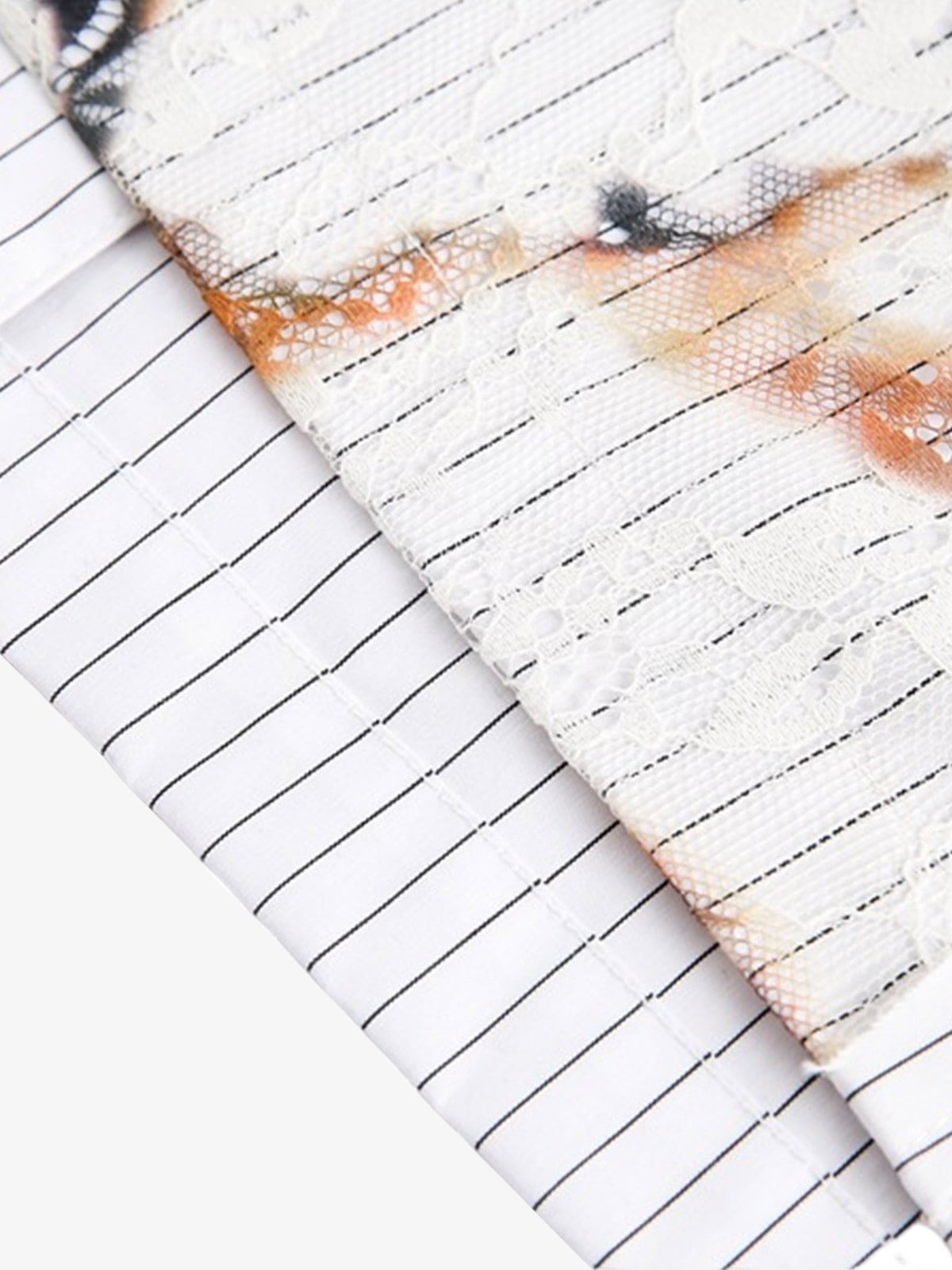 Camisa patchwork con encaje – detalle del panel de encaje | XoKool