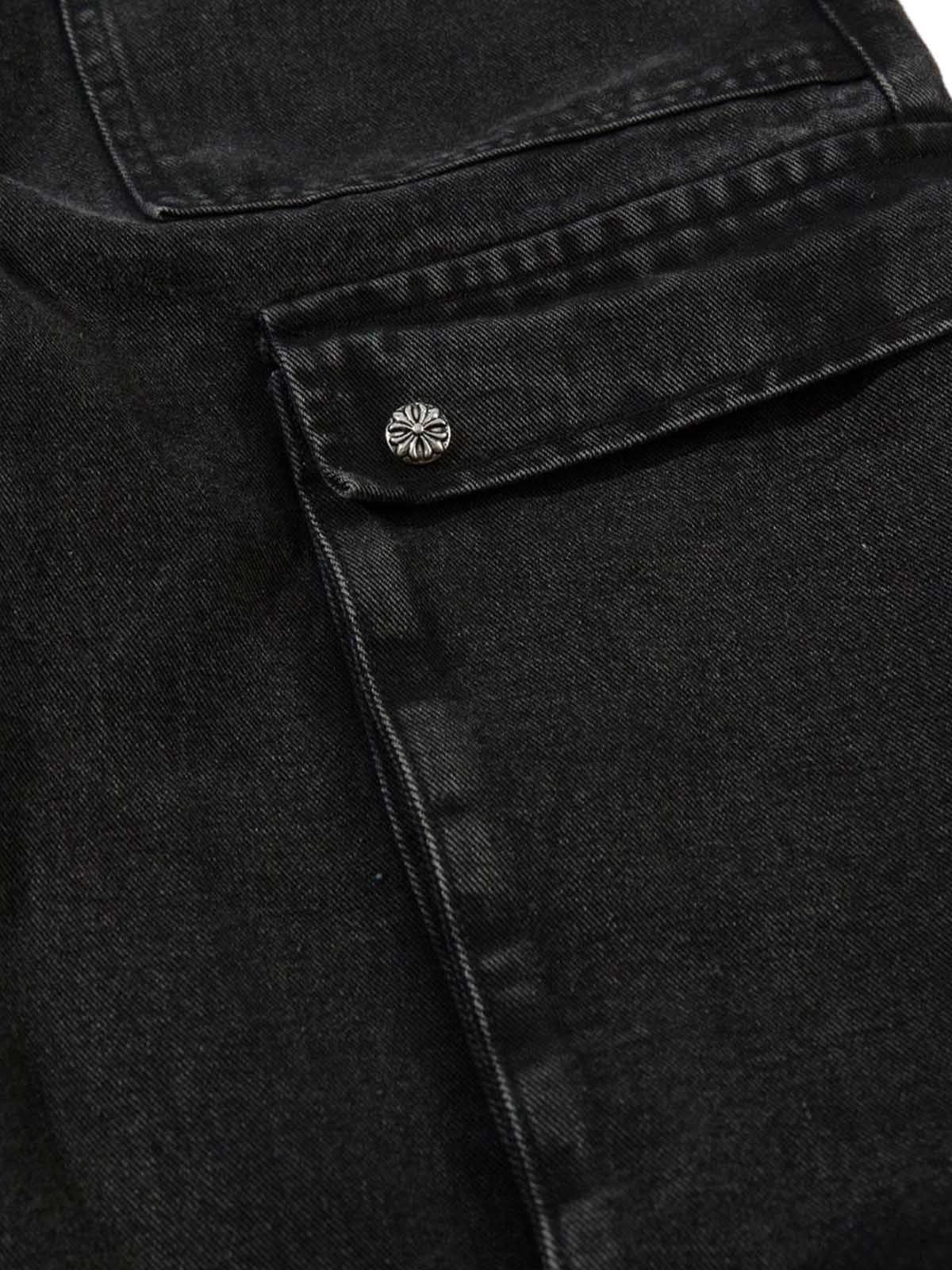Grommet cargo jeans – flap button close-up | XoKool