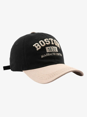 Gorra de béisbol retro bicolor con bordado de Boston – negro caqui, vista de tres cuartos | XoKool