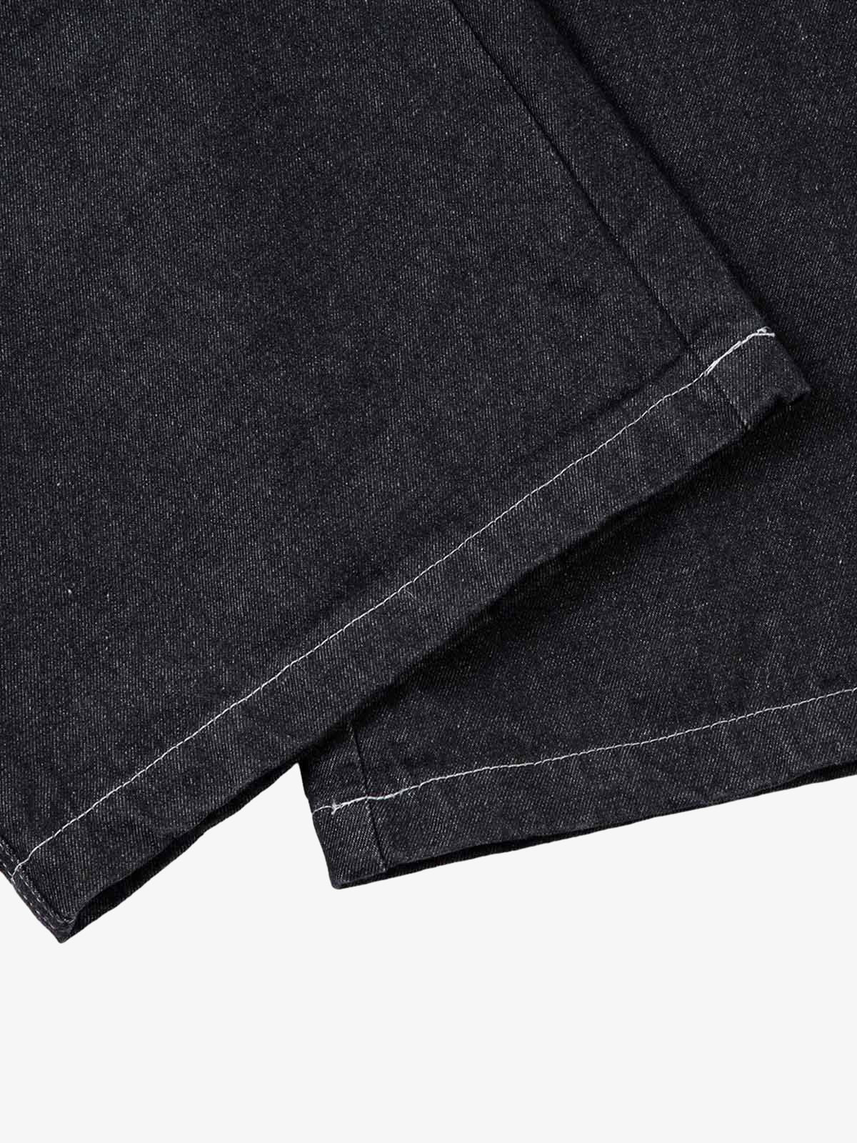 Black cargo jeans – hem close-up | XoKool