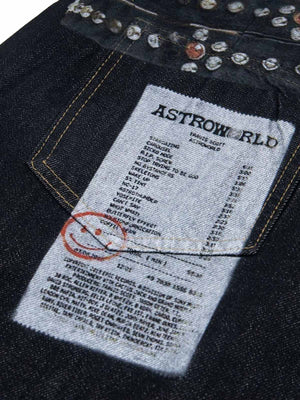 Printed belt jeans – back receipt patch close-up | XoKool
