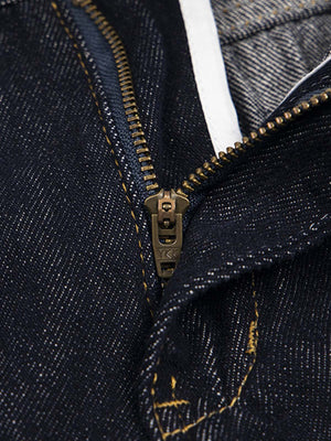 Letter pocket barrel jeans – zip fly close-up | XoKool