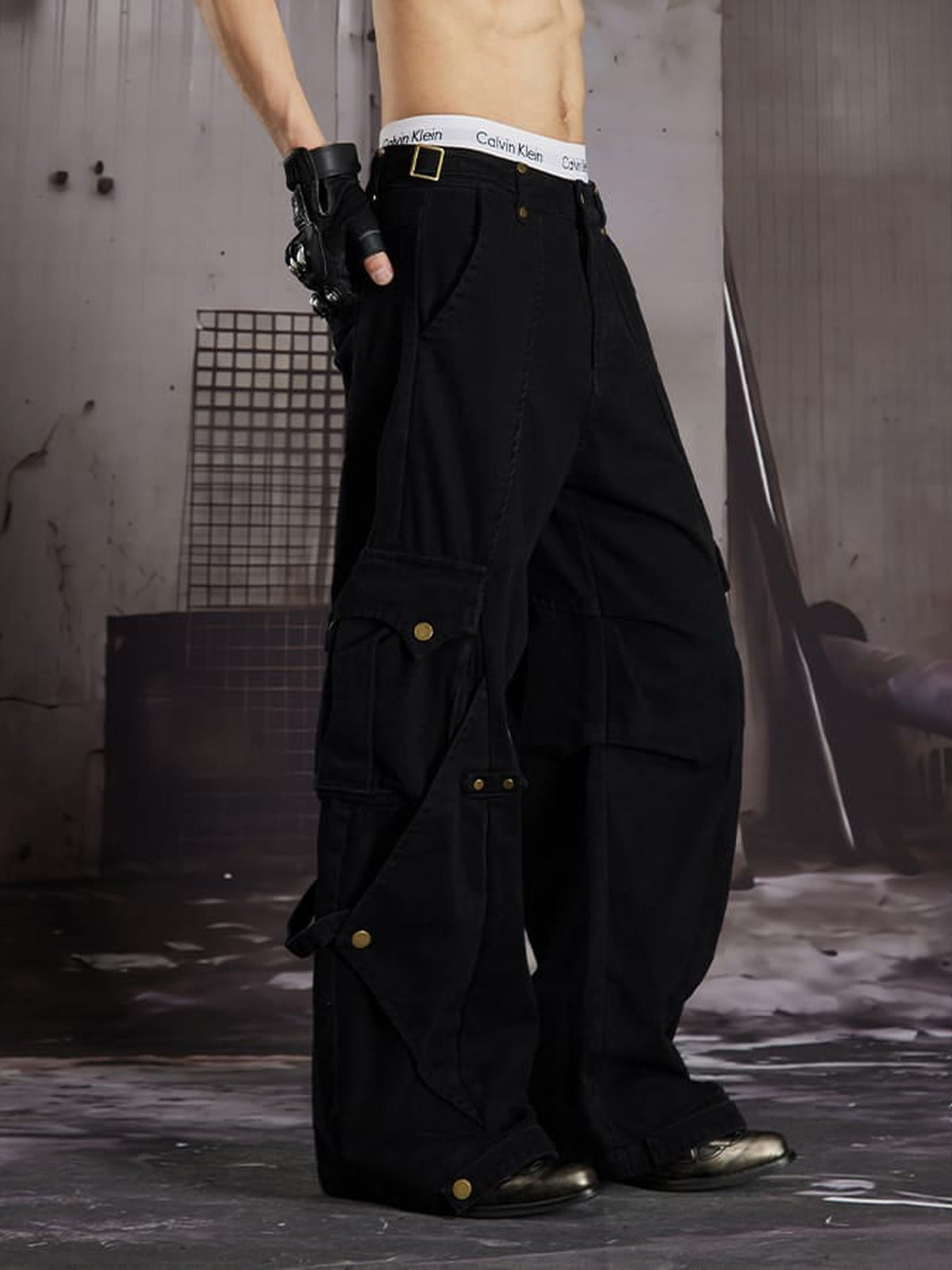 Khaki cargo pants – Black, on model side | XoKool
