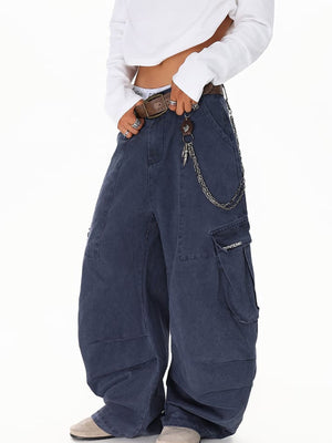 Mehrreihige Hosenkette – am Model, blaue Baggy Jeans | XoKool