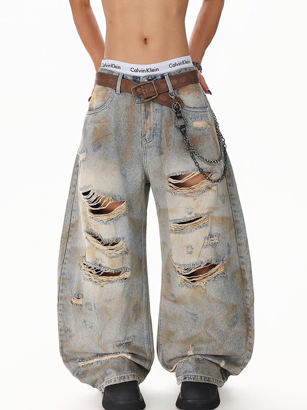 Mehrreihige Hosenkette – am Model, Distressed Baggy Jeans | XoKool