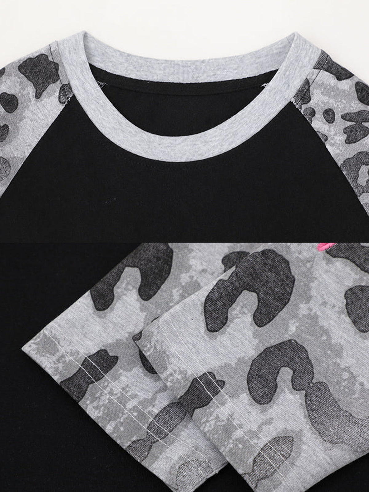 Leoparden Raglan Longsleeve – Schwarz, Nahaufnahme Kragen und Leoparden-Ärmel | XoKool