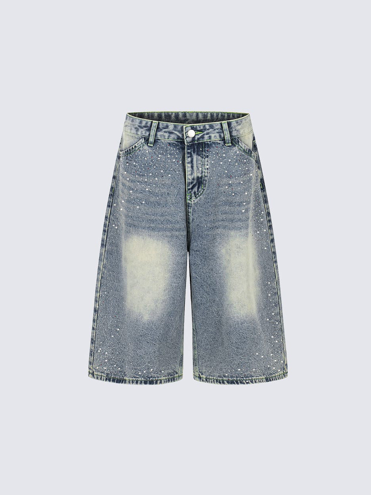 Jorts mit Strasssteinen in Light Wash – Hellblau gewaschen, Vorderansicht flach | XoKool