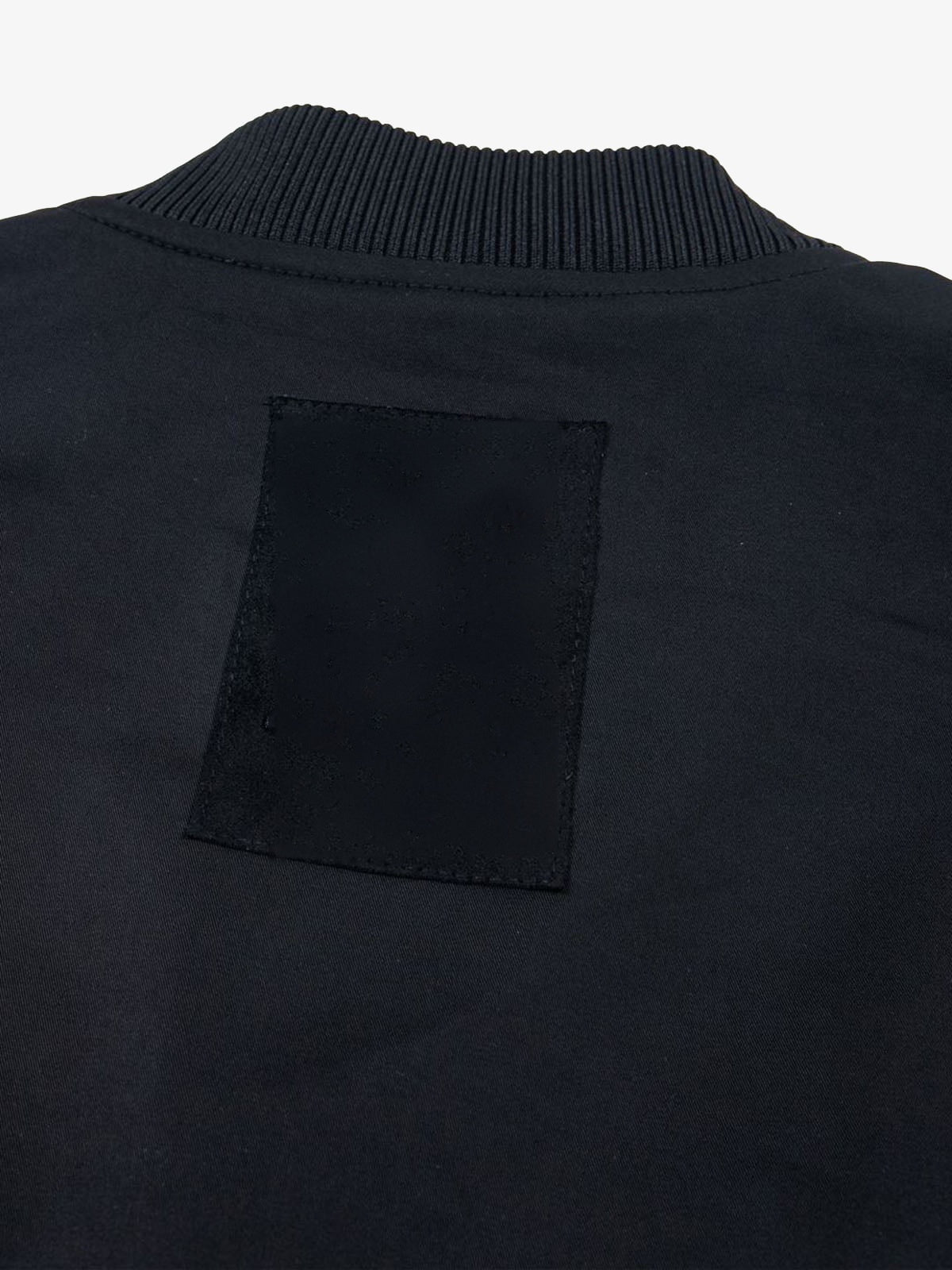 Chaqueta bomber MA-1 – detalle del parche trasero | XoKool